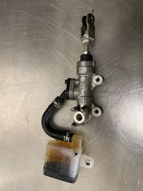 Hovedbilde Suzuki GSR 750 2012 Bremsepumpe bakbrems 
