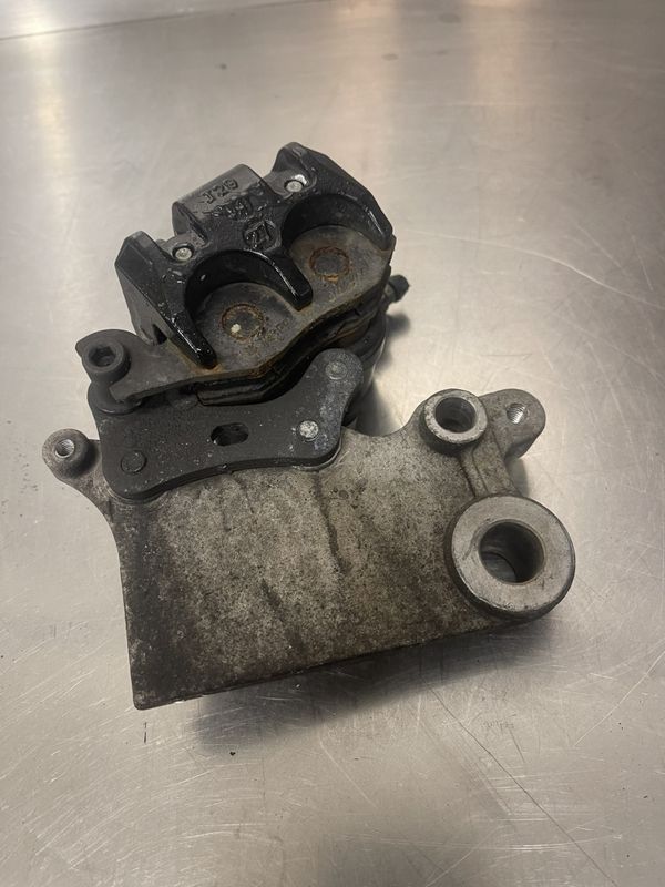 Kawasaki Ninja 125 2020 Bremsecaliper bak