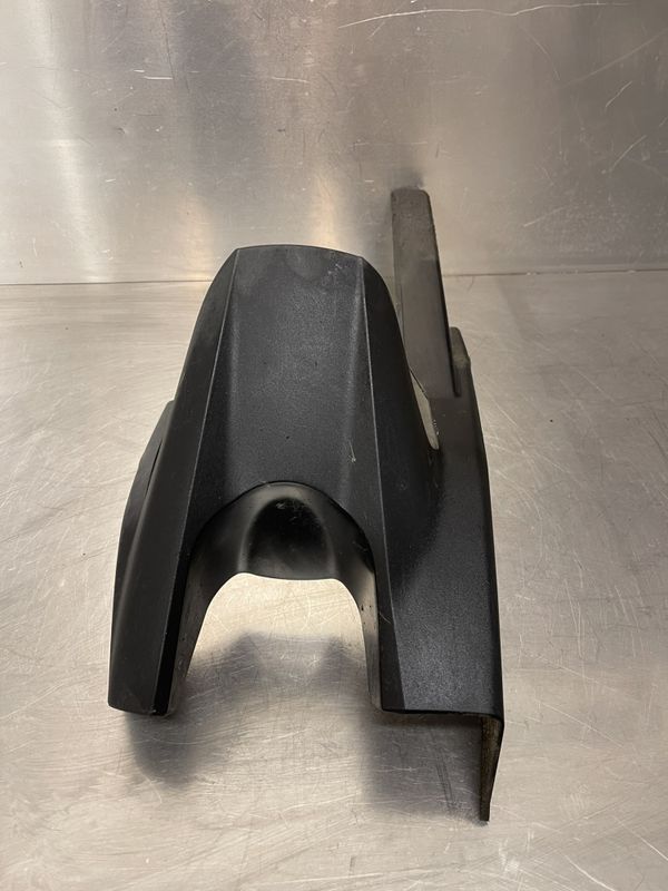 Honda CBR 125 2013 Bakskjerm/kjedekasse 