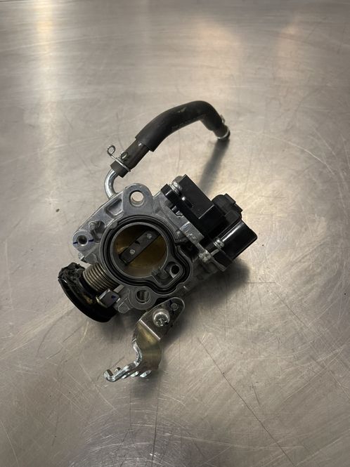 Hovedbilde Yamaha MT125 2024 Gasspjeld 