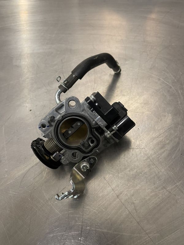 Yamaha MT125 2024 Gasspjeld 
