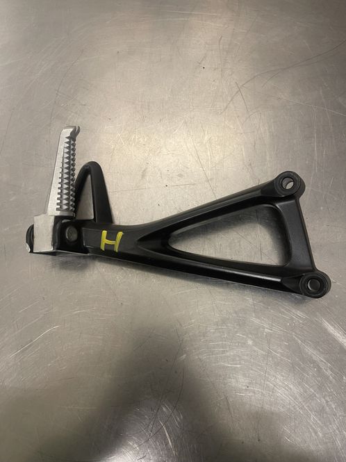 Hovedbilde Yamaha MT125 2020-2025 Fothviler m/brakett passasjer høyre 
