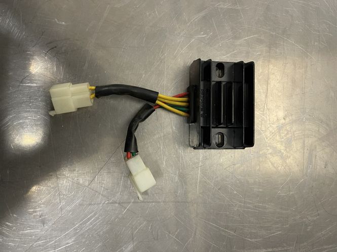 Hovedbilde Peugeot Speedfight 4 Spenningsregulator
