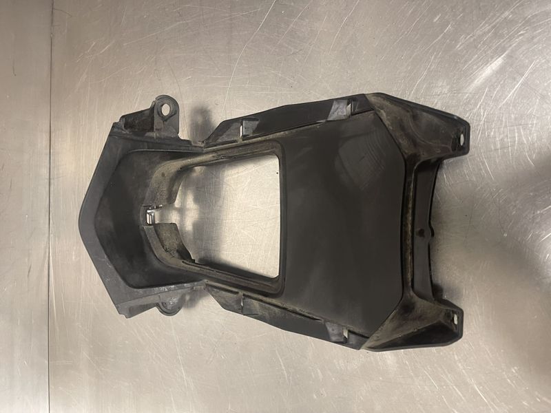 Honda FORZA NSS 125 2017 Deksel midtre