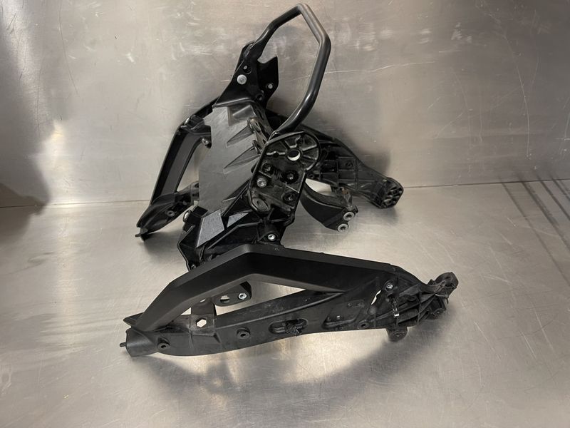 BMW R1250 GSA 2021 Frontbrakett