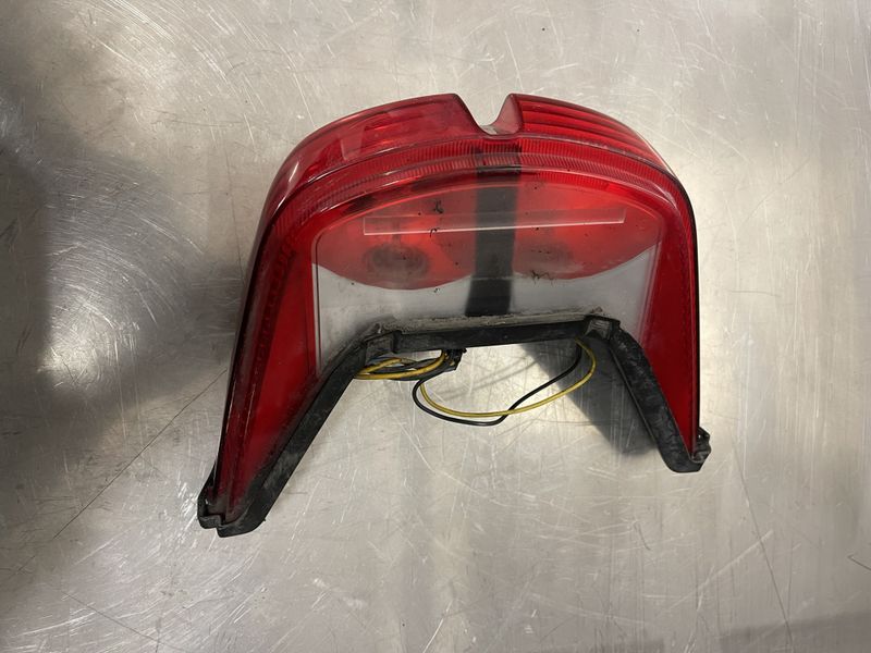 Yamaha R6 1999 Baklykt 
