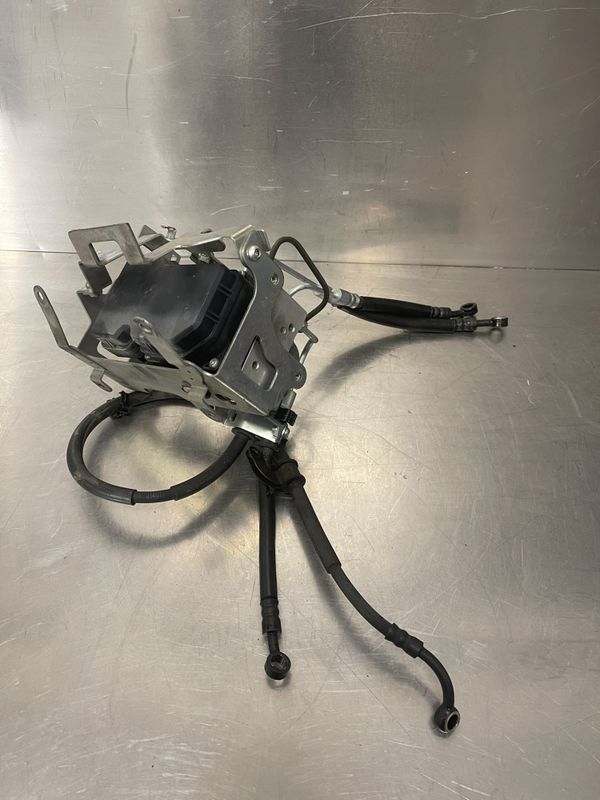 Yamaha FZ8-S 2014 ABS Pumpe