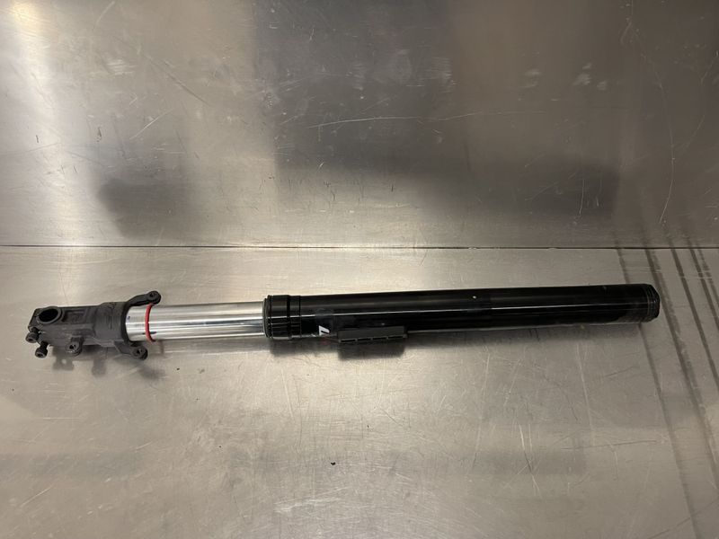 Husqvarna Svartpilen 401 2023 Gaffelbein venstre 