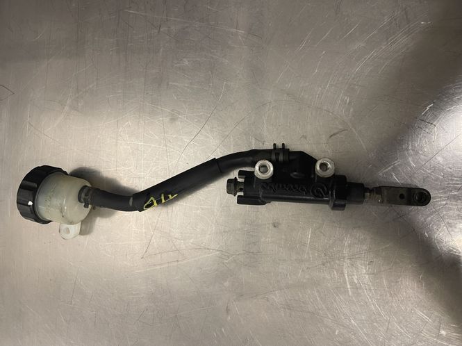 Hovedbilde Yamaha FZS 600 Fazer 2002 Bremsepumpe bakbrems 