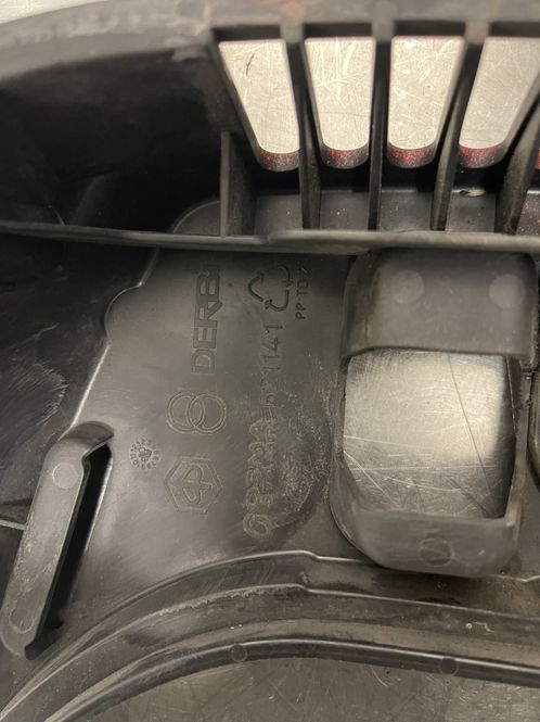 Hovedbilde Vespa GTS 250 2006 Tank deksel øvre 