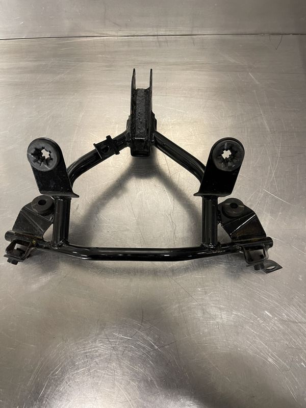 Honda CBR 125 2013 Frontbrakett 