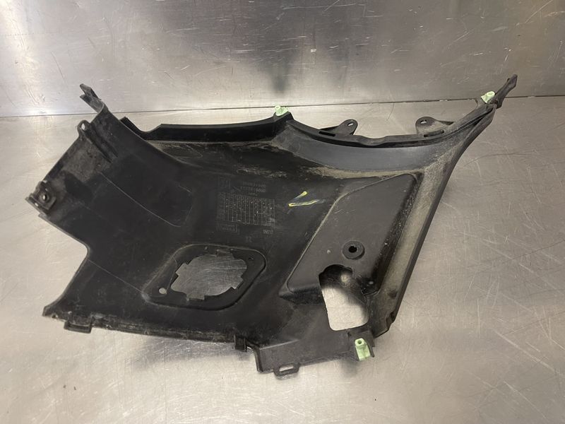 Peugeot Kisbee 2013 4T Deksel nedre venstre