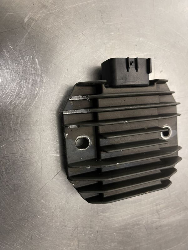 Kawasaki Z125 2024 Spenningsregulator