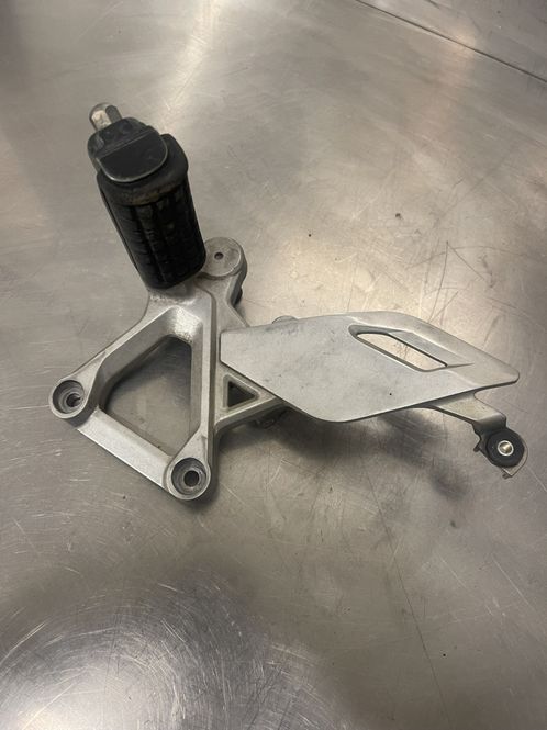 Hovedbilde Honda CBR 125 2015 Fothviler m/brakett fører høyre 