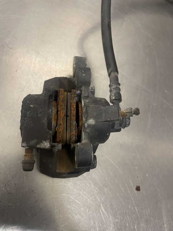 Suzuki GSX-F 600 1998 Bremsecaliper bak