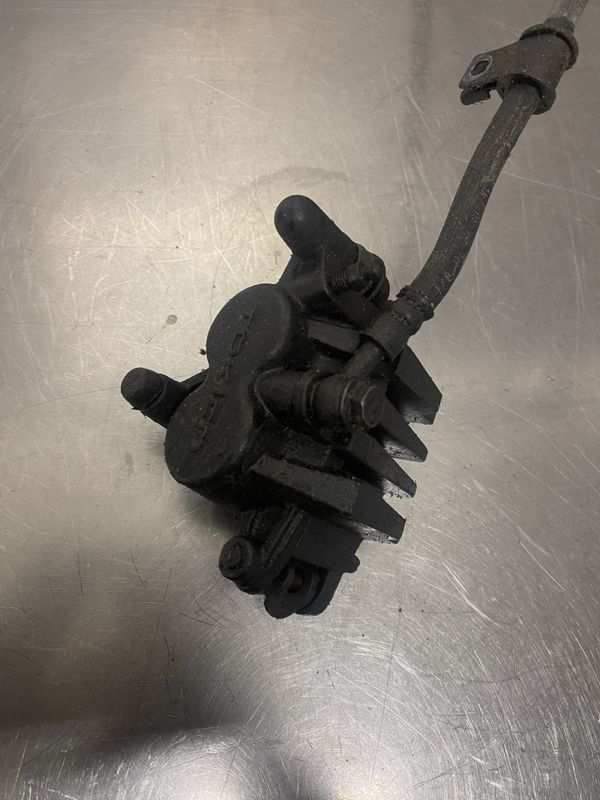 Suzuki GSX-F 600 1998 Bremsecaliper foran venstre