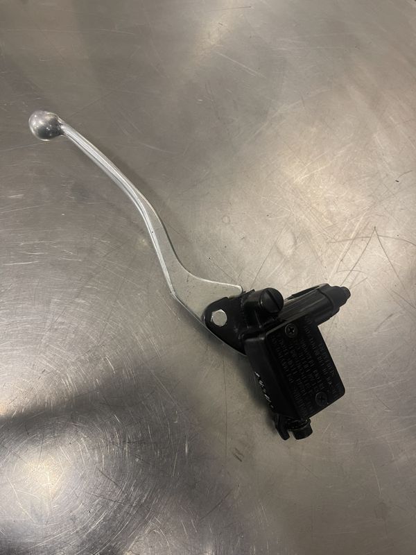 Honda CBR 125 2015 Bremsepumpe frambrems 