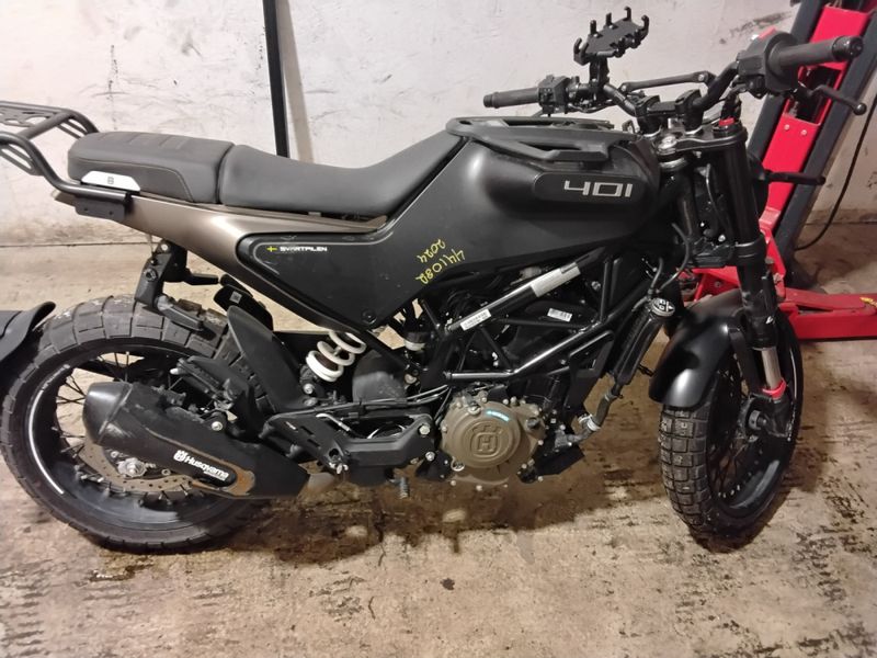 Husqvarna Svartpilen 401